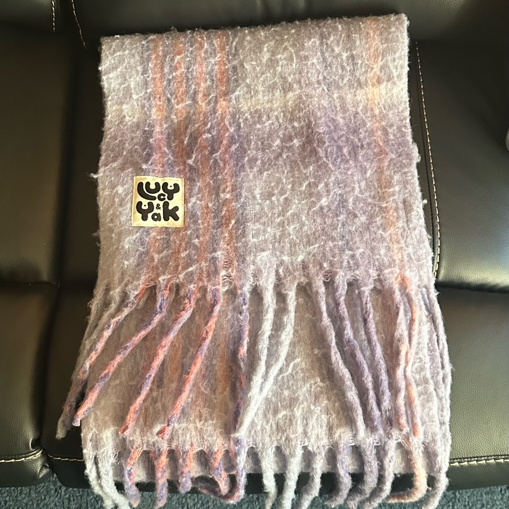 Lucy & Yak Rowan scarf, lilac.